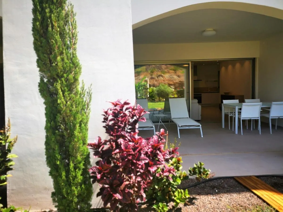 Brand New Apartment Surrounded By Tropical Gardens! contacts